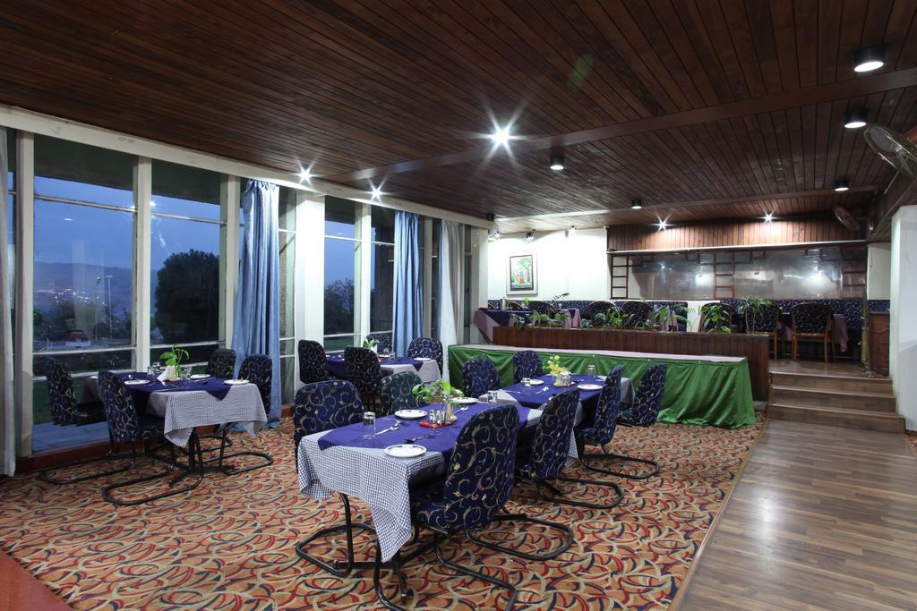 Hotel Jammu Ashok Buitenkant foto