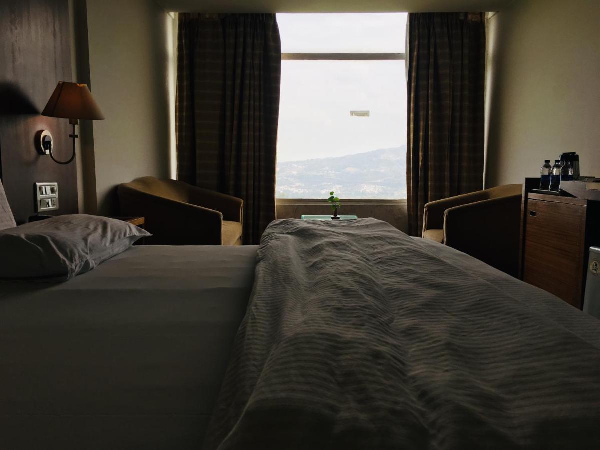 Hotel Jammu Ashok Buitenkant foto