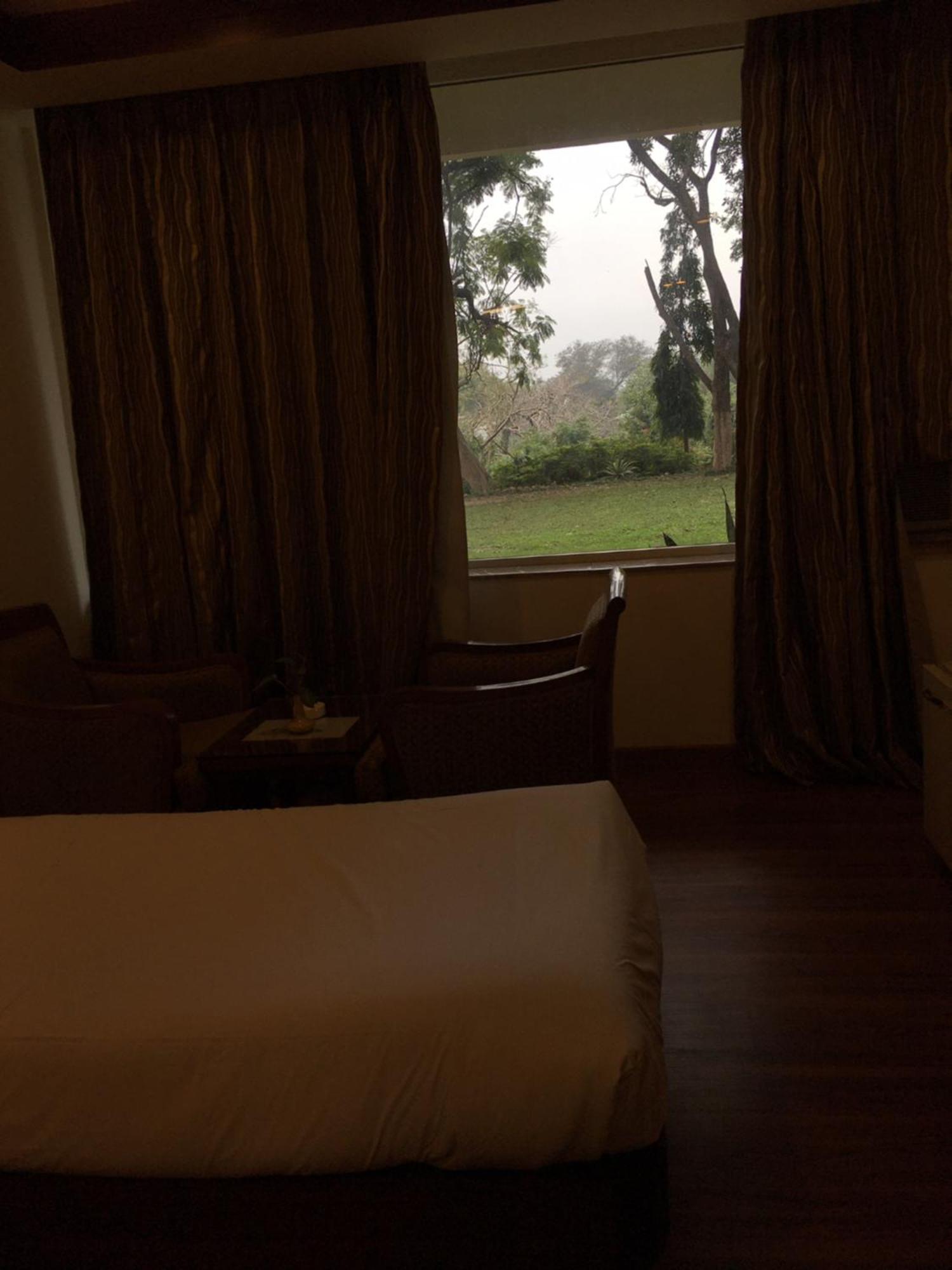 Hotel Jammu Ashok Buitenkant foto