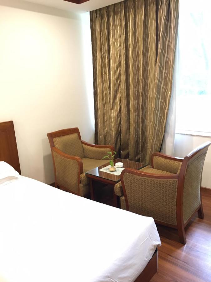 Hotel Jammu Ashok Buitenkant foto